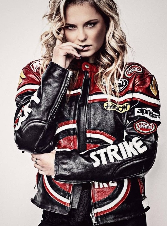 Sylvana IJsselmuiden in een racejack, portret.